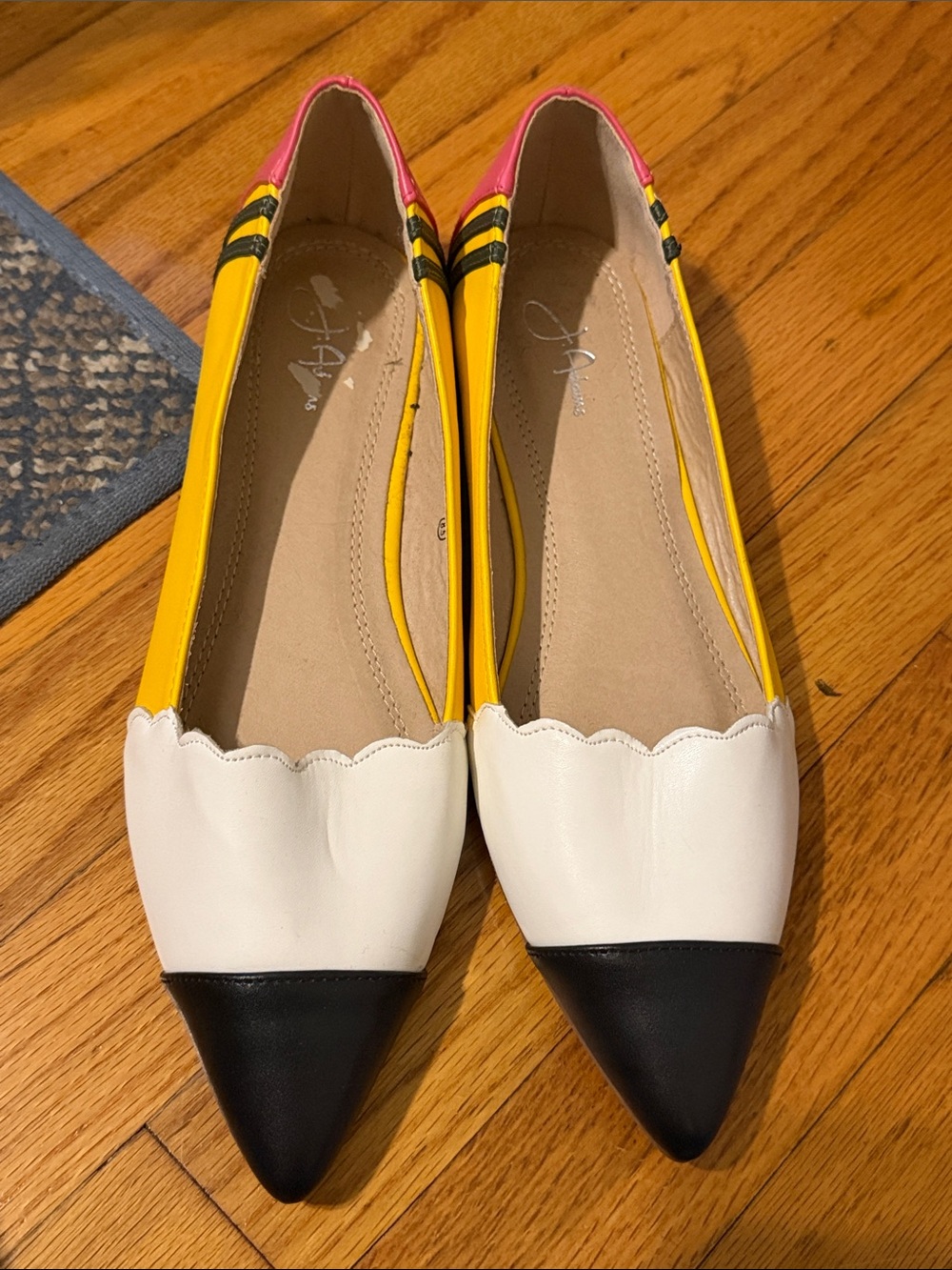 J. Adams Pointed Toe Pencil Flats Size 8.5